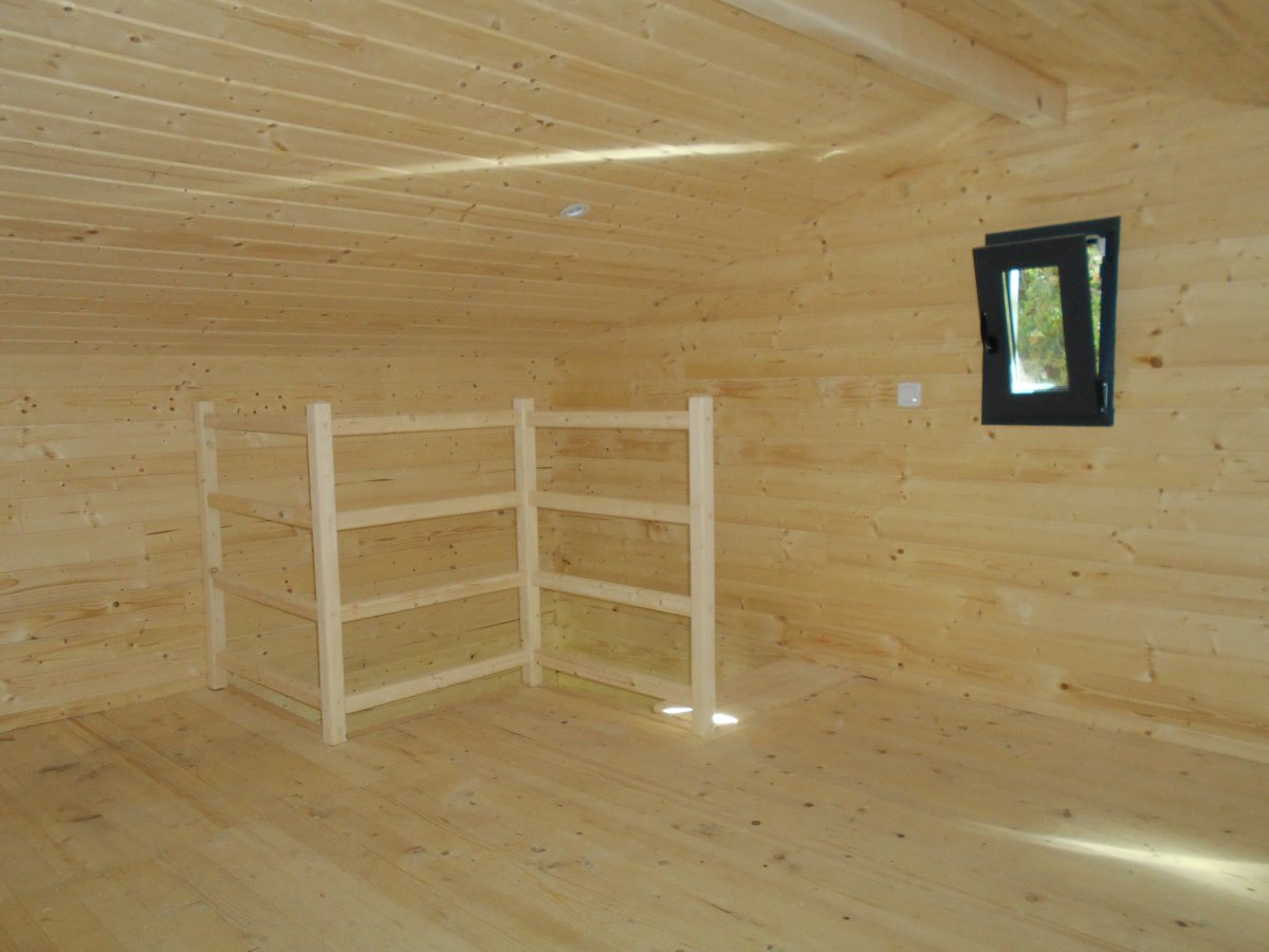 Photo Studio à toit 2 pans avec mezzanine
