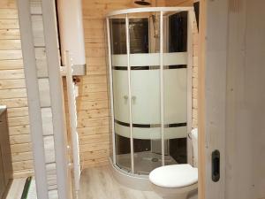  Photo Salle de bain équipée et meublée  avec cloisons incluses. (douche, WC, lavabo et meuble)